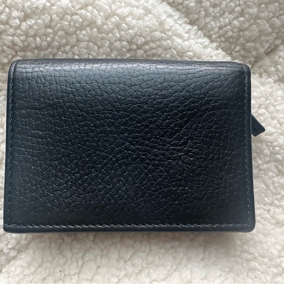 A card case wallet with small Double G metal detail. - Picture 3 of 9